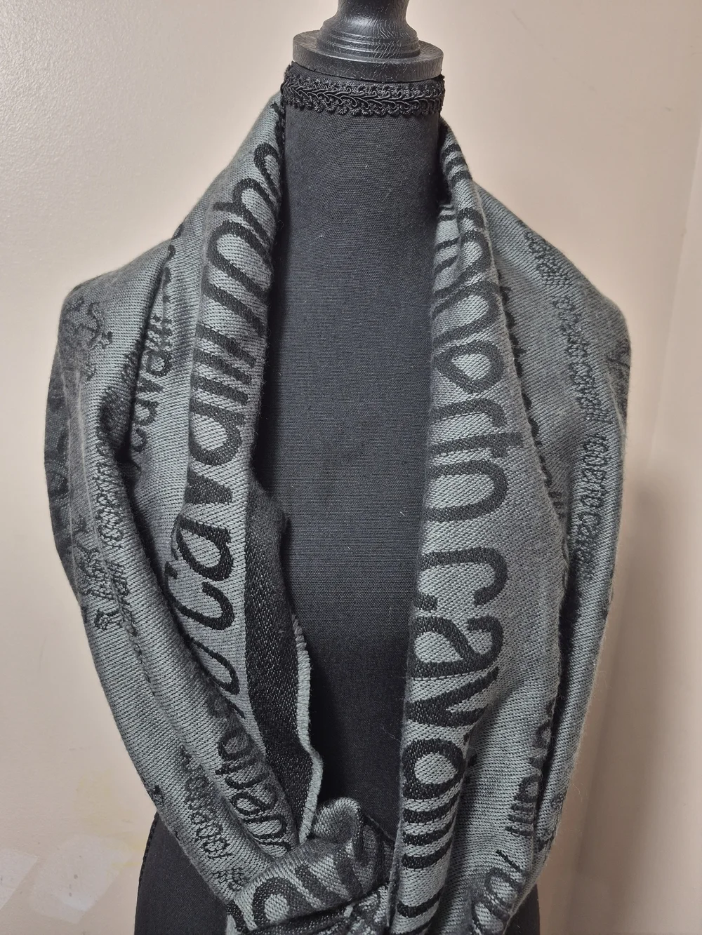 Roberto Cavalli  Grey/ Black Wool Blend Mens Scarf Designer UNISEX MADE In ITALY